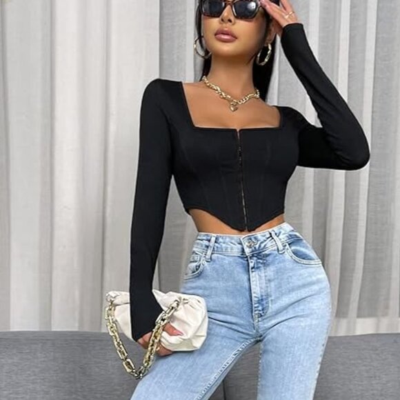 Asymmetrical hem long sleeve crop top - Picture 4 of 6